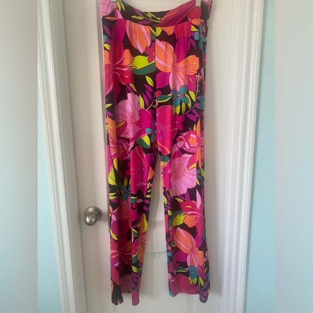 Tricia Turk floral pants size-Large
